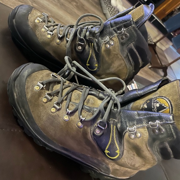 Size 9 Mens hiking mountaineering boot - Picture 5 of 6